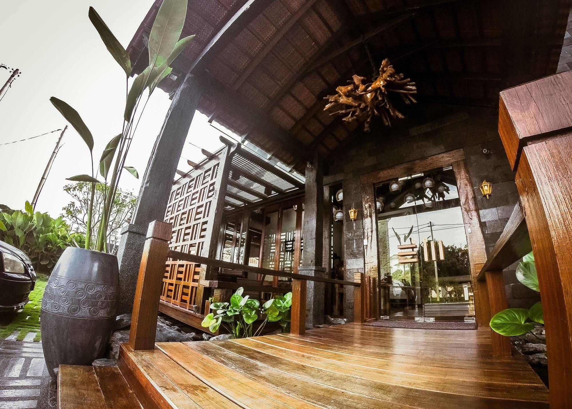 Ipoh Bali Hotel Esterno foto